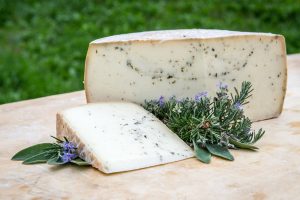 FORMAGGIO STAGIONATO